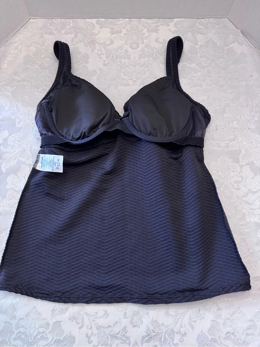 Lands' End Size 8 Tankini Swimsuit Top Black Textured Resortwear‎ Wrap V Neck